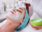 Berikut adalah beberapa tips cara merawat wajah agar glowing
