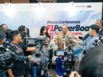 2902 Naskah Olahraga F1 Powerboat 1