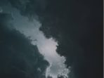 Awan gelap tt1pIHkI9e