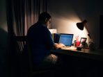 bekerja malam