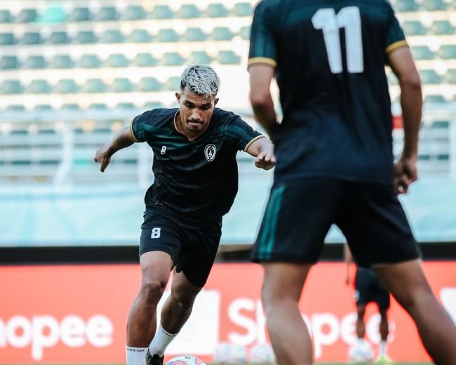 1108 Naskah Olahraga Preview Liga 1 Persebaya Surabaya vs PSS Sleman 2 e1723343208792