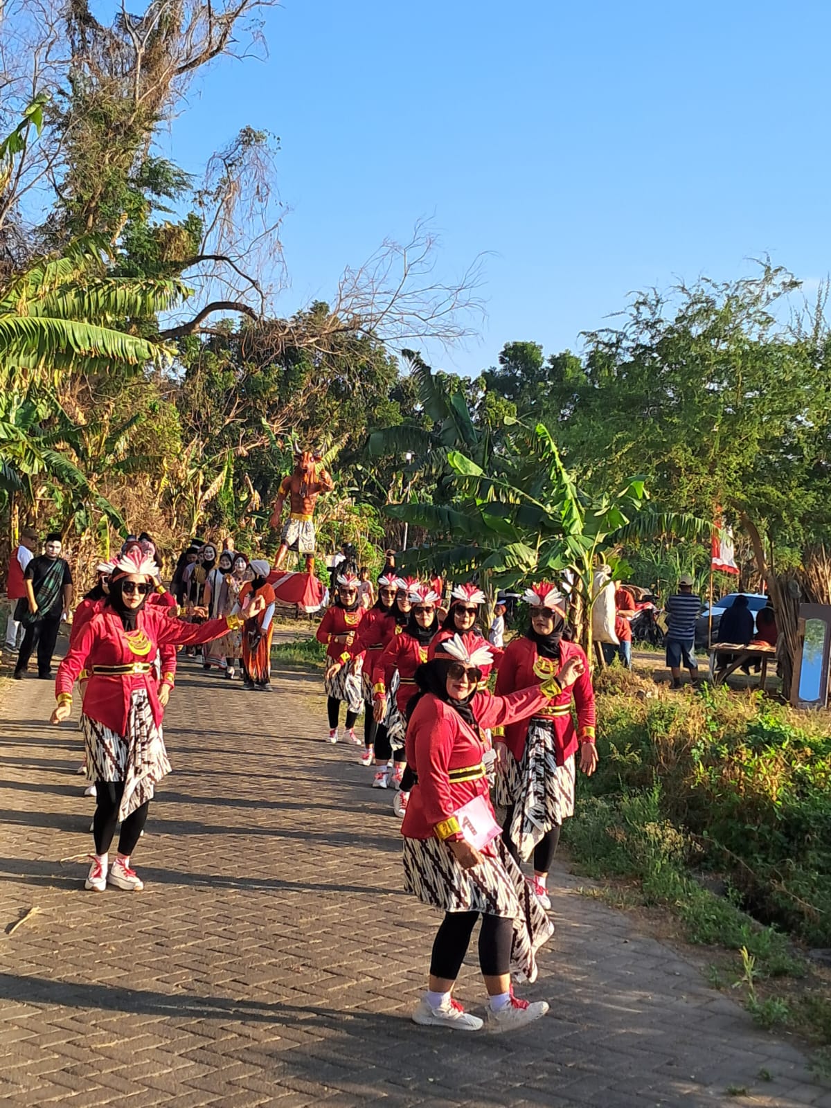 Ramaikan Kemerdekaan RI Ke-79, Ratusan Warga RW XI Gelar Jalan Santai dan Karnaval 2 IMG 20240825 WA0002