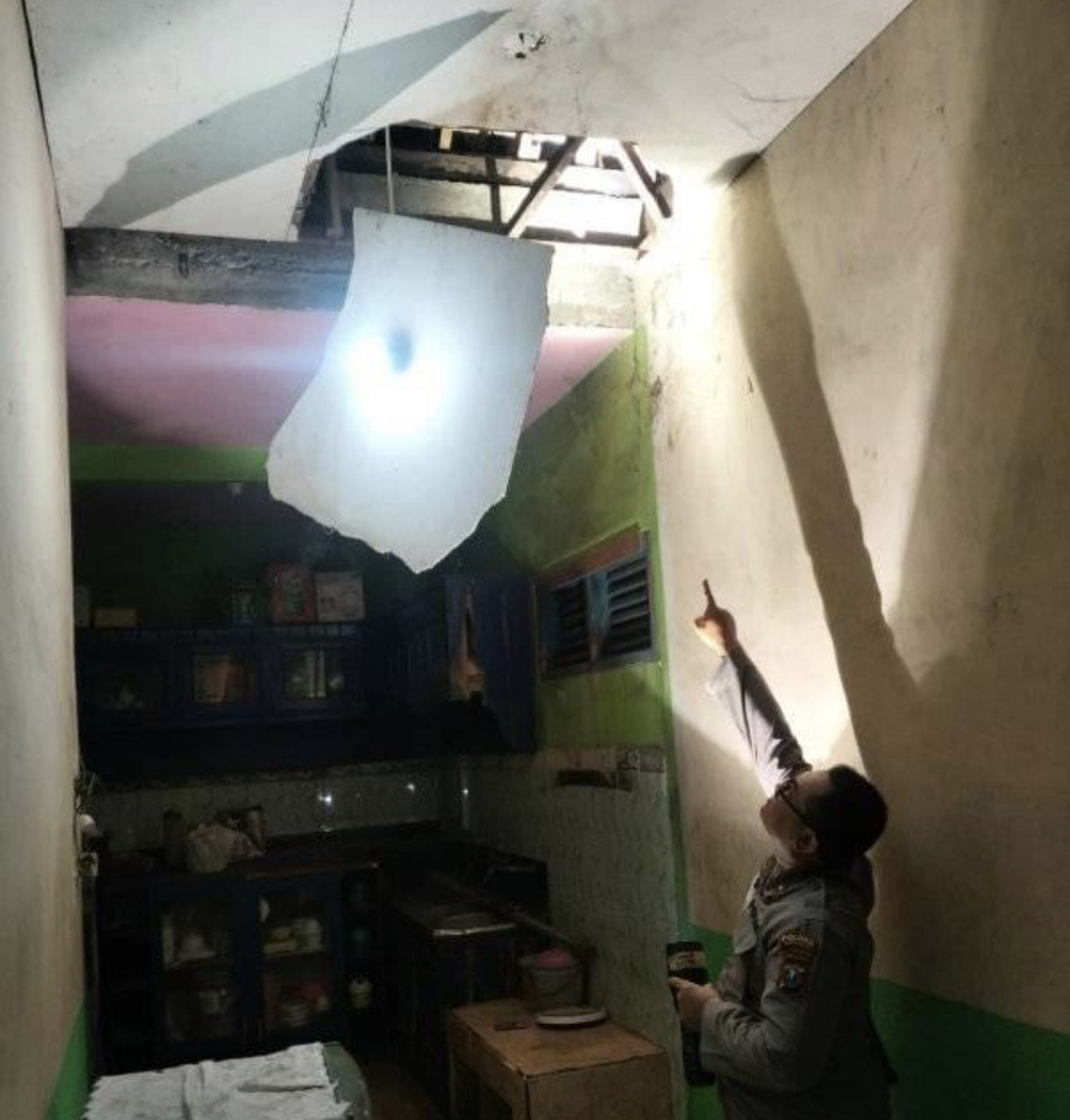 Detik-detik Penangkapan Maling di Balongpanggang Gresik, Kepergok Jebol Plafon Rumah Warga 1 IMG 4678