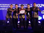 Petrokimia Gresik menerima penghargaan International Quality Productivity Convention IQPC 2024 di Manila Filipina