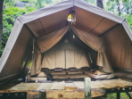 5 Rekomendasi Glamping Keluarga dengan Suasana Alam Menakjubkan 5 de loana