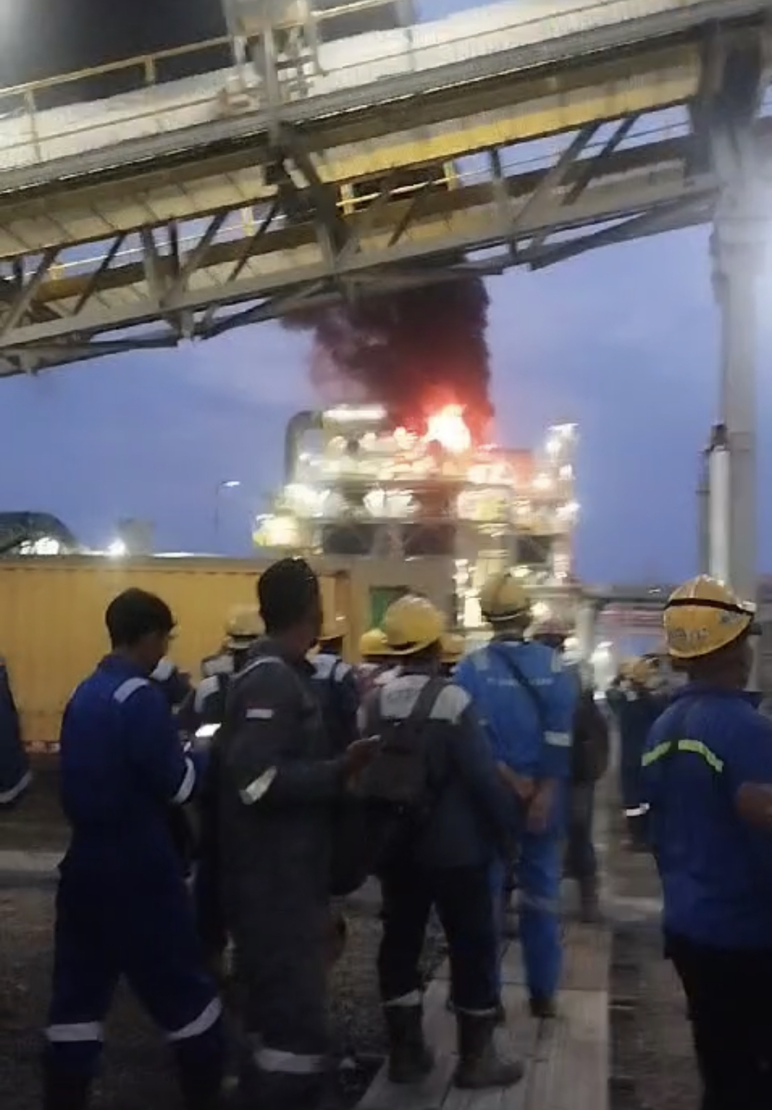 Kepanikan Pekerja saat Detik-detik Smelter Freeport Indonesia di Gresik Meledak dan Terbakar 1 IMG 6870