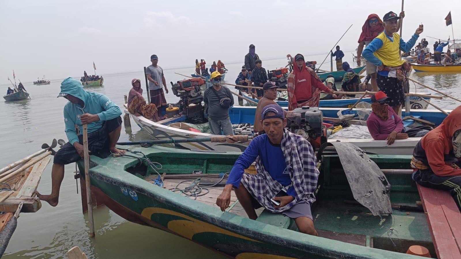 Ratusan Warga Mengare Gresik Meluruk JIIPE dan Smelter Freeport Via Darat dan Laut, Tuntut 60 Persen Serapan Tenaga Kerja Lokal 1 IMG 6894