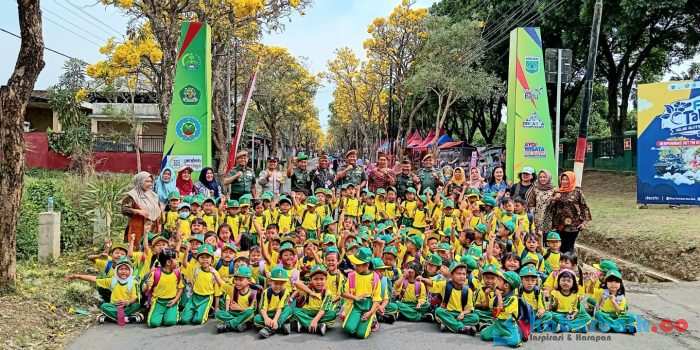 Kolaborasi di HUT TNI dan Hari Jadi Kota Batu, Pusdikarhanud Pamerkan Alutsista di Festival Tabebuya 1 WhatsApp Image 2024 10 03 at 12.10.30 1 1