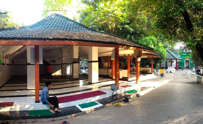 Mengembalikan Fungsi Utama Makam Mbah Bungkul, Sebuah Upaya Ahli Waris untuk Melestarikan Nilai Ziarah 2 IMG 20250304 WA0002