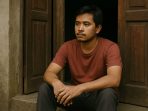 duduk depan pintu duduk depan pintu