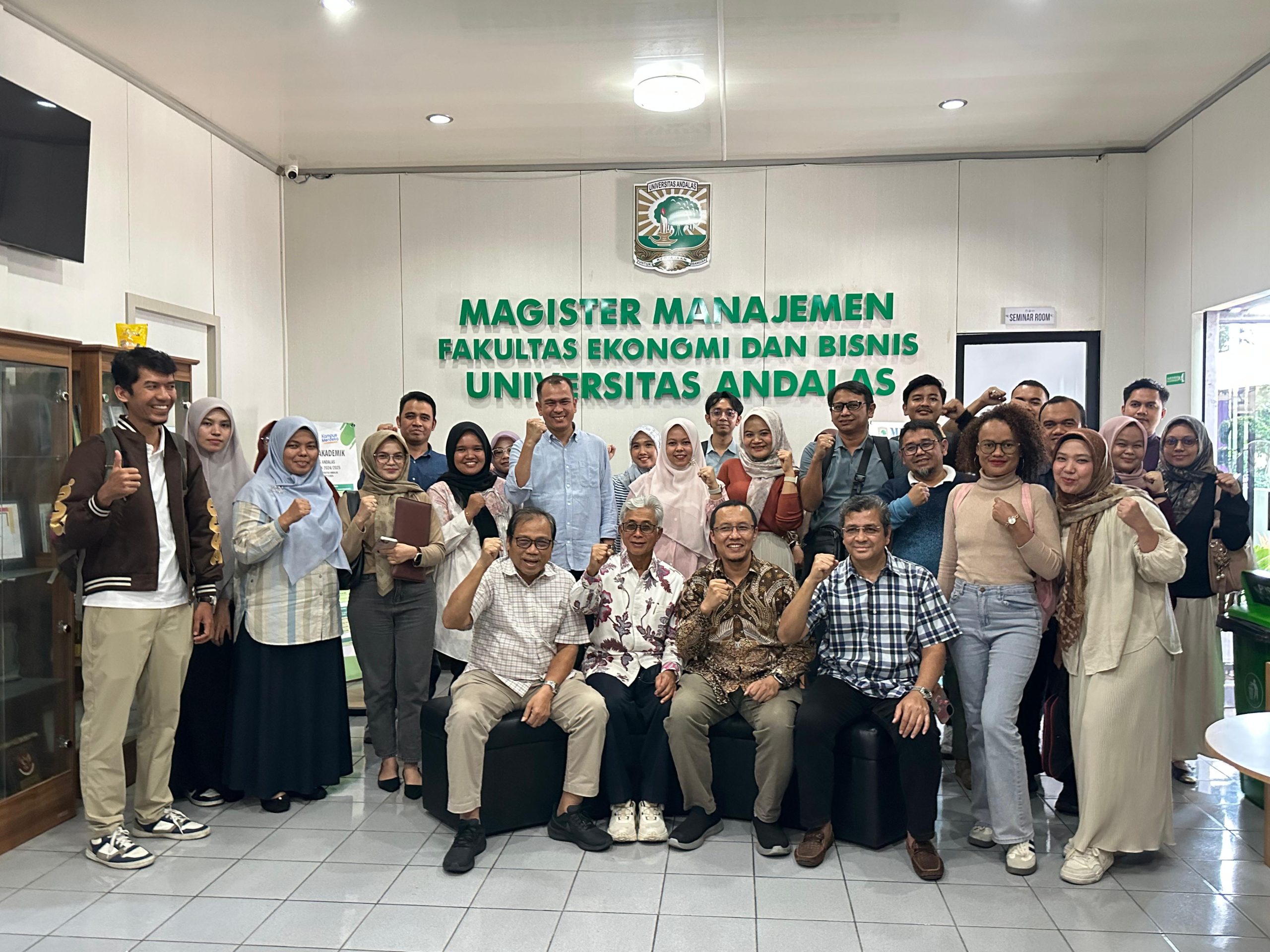 Mahasiswa Unand Terpukau Gaya Kepemimpinan Prof. Dwi Soetjipto, Eks Dirut BUMN dan Kepala SKK Migas 1 IMG 20250524 WA0054 scaled