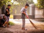 menyapu tdk bersih