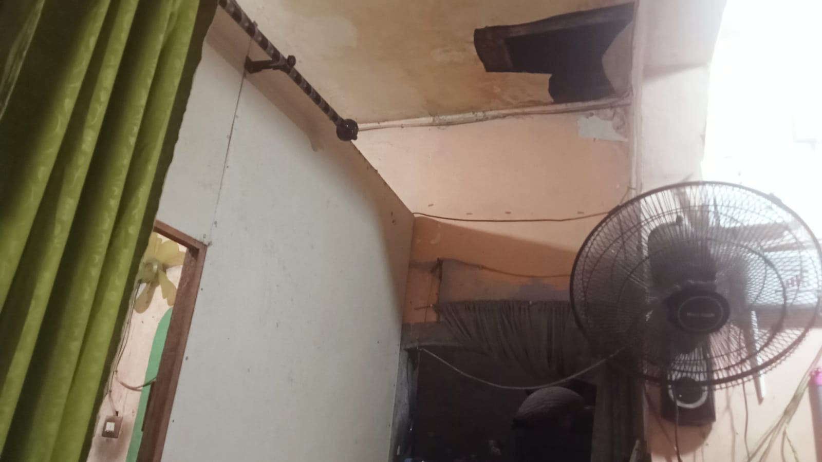 Kondisi Rumah IRT yang Nangis Minta Program Renovasi ke Ketua DPRD Gresik 1 1778af7f 4dec 4264 837f 65e40cd8f600