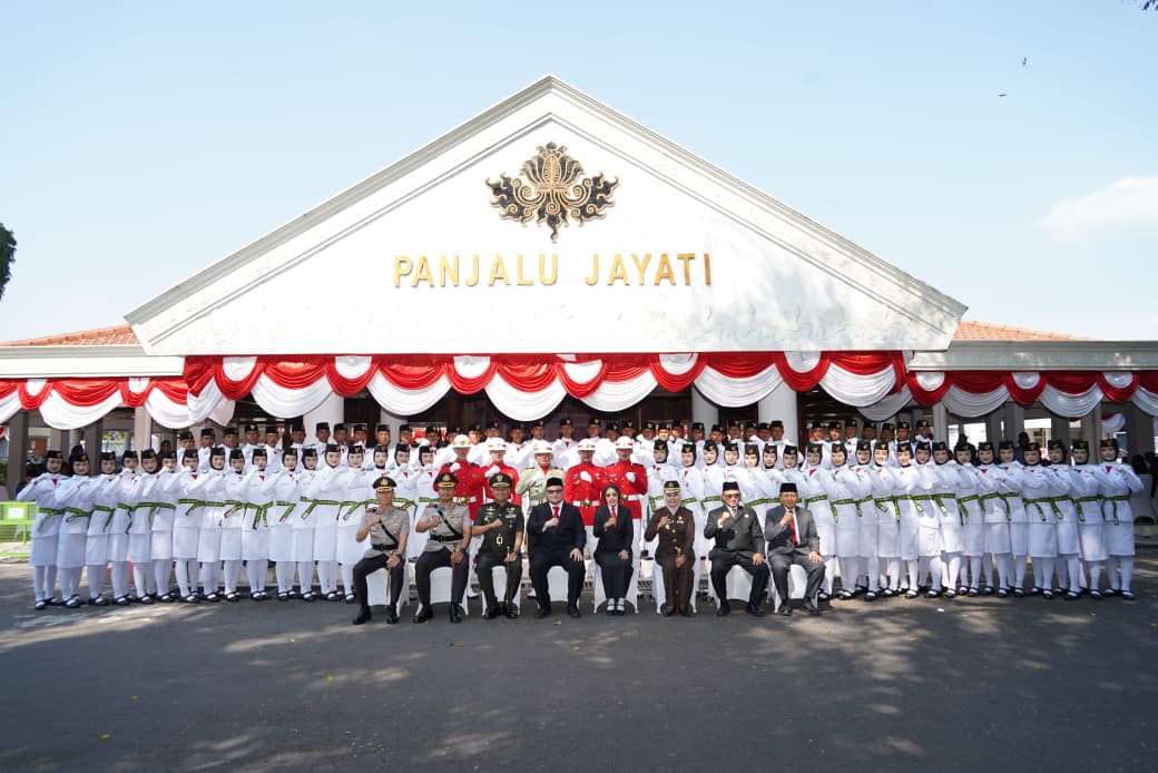 Mas Dhito Doakan Paskibra Kabupaten Kediri Lancar Kibarkan Merah Putih 1 c08b5b1f a06a 4308 9d27 25541697b0ae