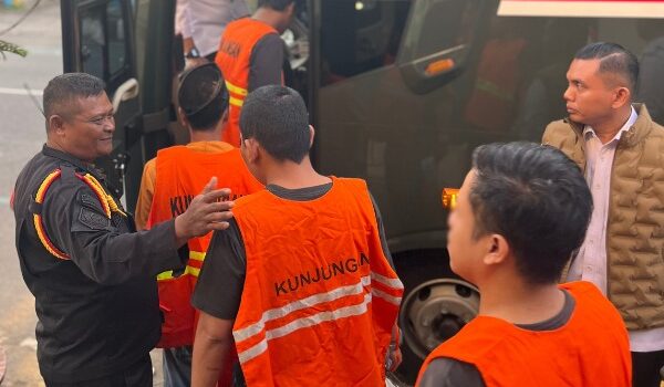 Kurangi Overcapacity, Lapas Kediri Pindahkan 27 Narapidana ke Lapas Pemuda Madiun 1 f272e2cd 15fa 4632 9bd8 543fefce5e3c