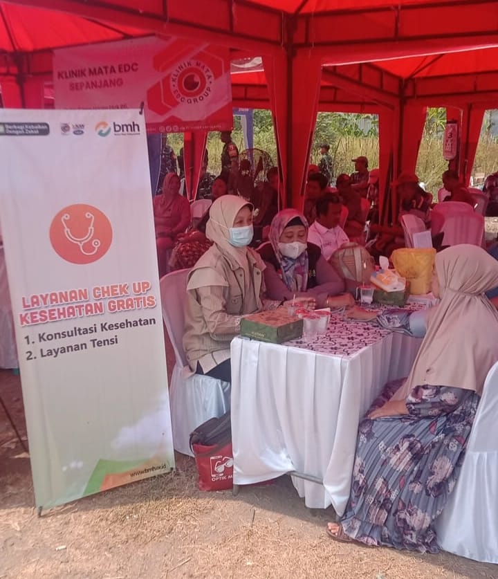 Hadir di TMMD ke-126, BMH Sidoarjo Beri Layanan Kesehatan Gratis dan Tebar Kepedulian Sosial 1 WhatsApp Image 2025 10 08 at 12.40.20 PM