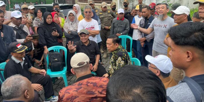 Dihadang Warga, Pembongkaran Tembok Pembatas 2 Perumahan di Sidoarjo Batal 1 9fe0f537 5488 4720 a7c9 203b74adb761