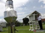 pemantauan bibit dan siklon tropis 2708394