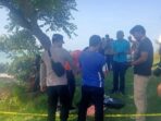 Petugas melakukan olah tempat kejadian perkara di Gunung Pedau, Lombok Tengah