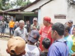 Bupati Situbondo meninjau lokasi terdampak banjir.