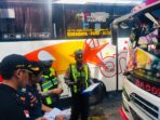 Kegiatan rampcheck bus di Terminal Patri, Kota Blitar.