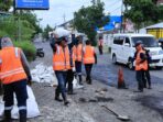 jember Pemkab Jember percepat perbaikan jalan di 10 titik strategis jelang Lebaran